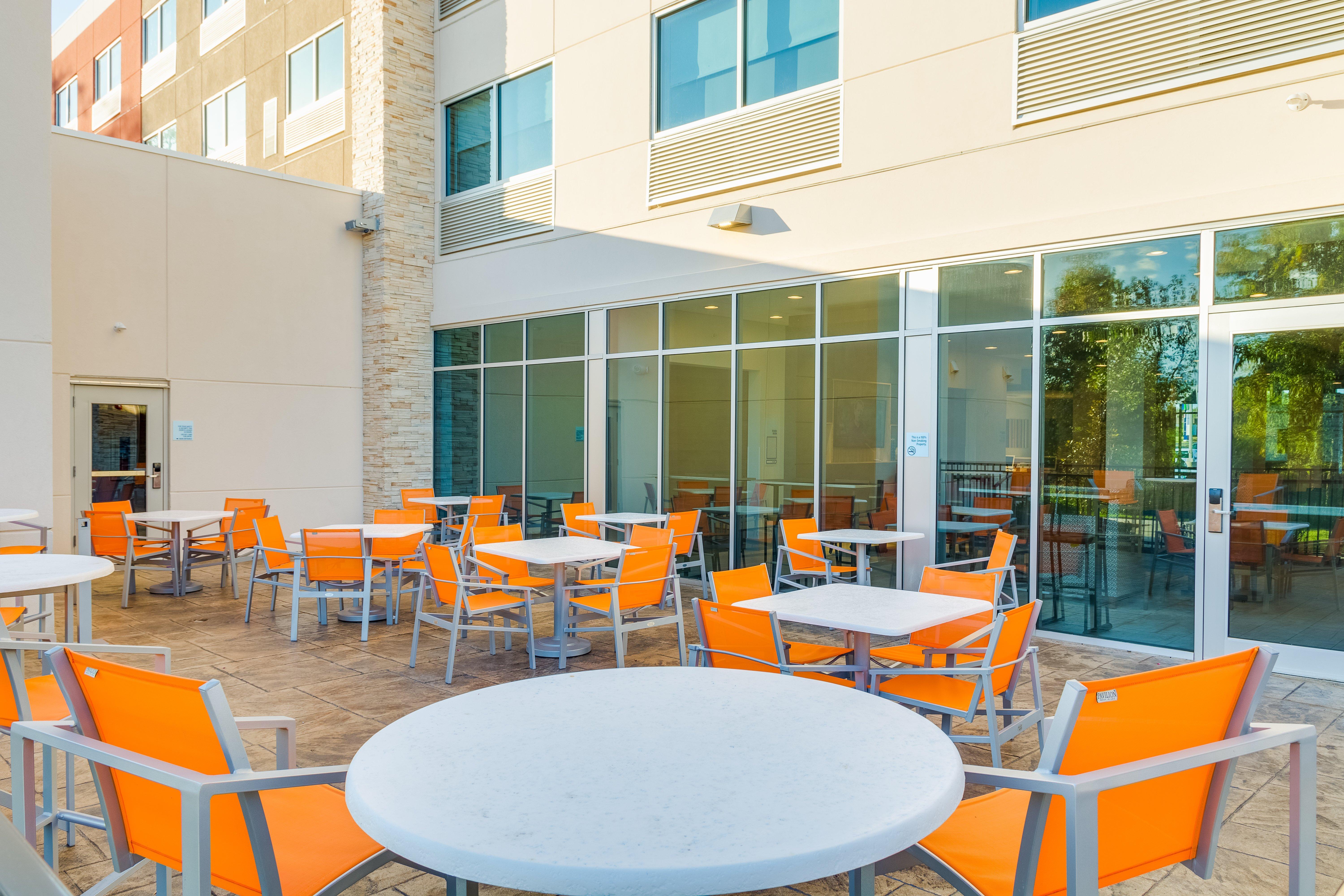 Holiday Inn Express & Suites Russellville By Ihg Exterior photo